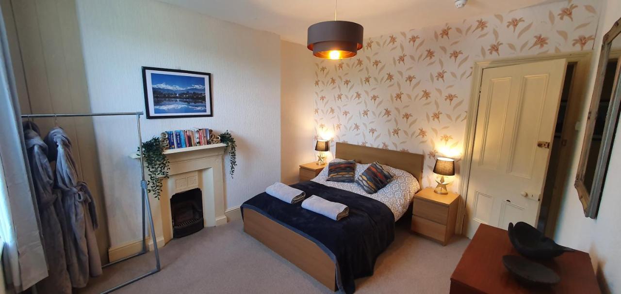 Large Mach Apartment At Pen Y Coed Hall 多尔盖罗 外观 照片