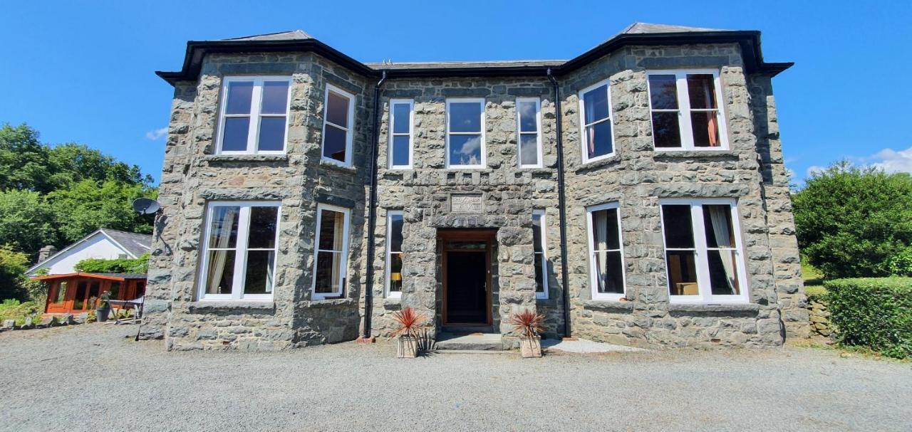 Large Mach Apartment At Pen Y Coed Hall 多尔盖罗 外观 照片