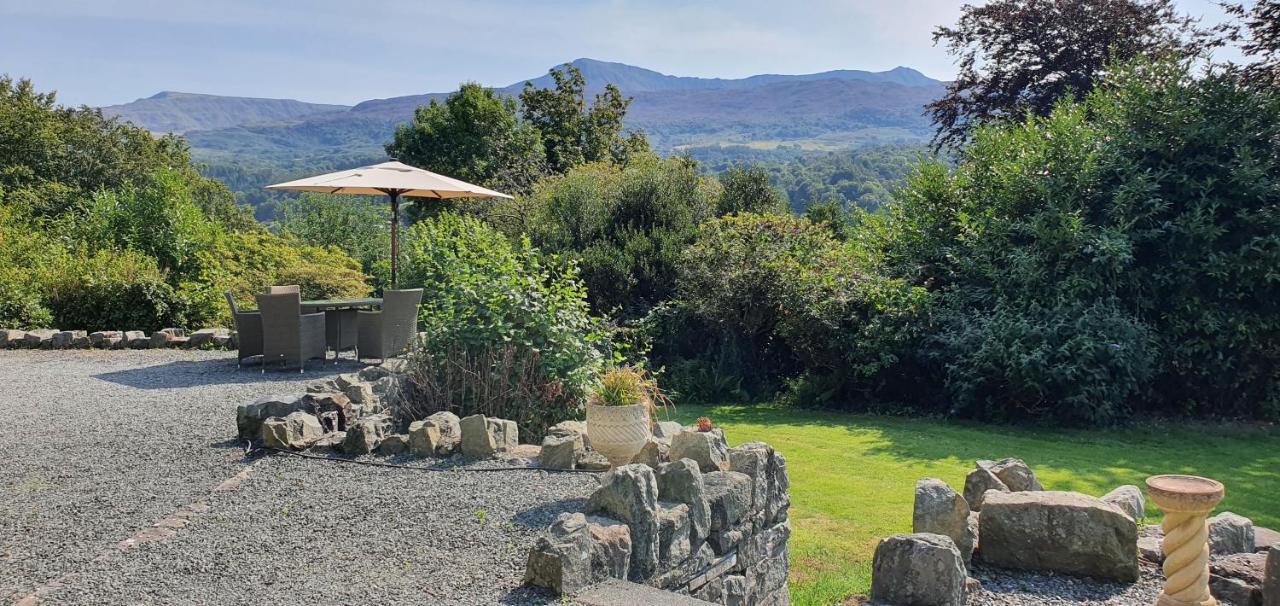 Large Mach Apartment At Pen Y Coed Hall 多尔盖罗 外观 照片