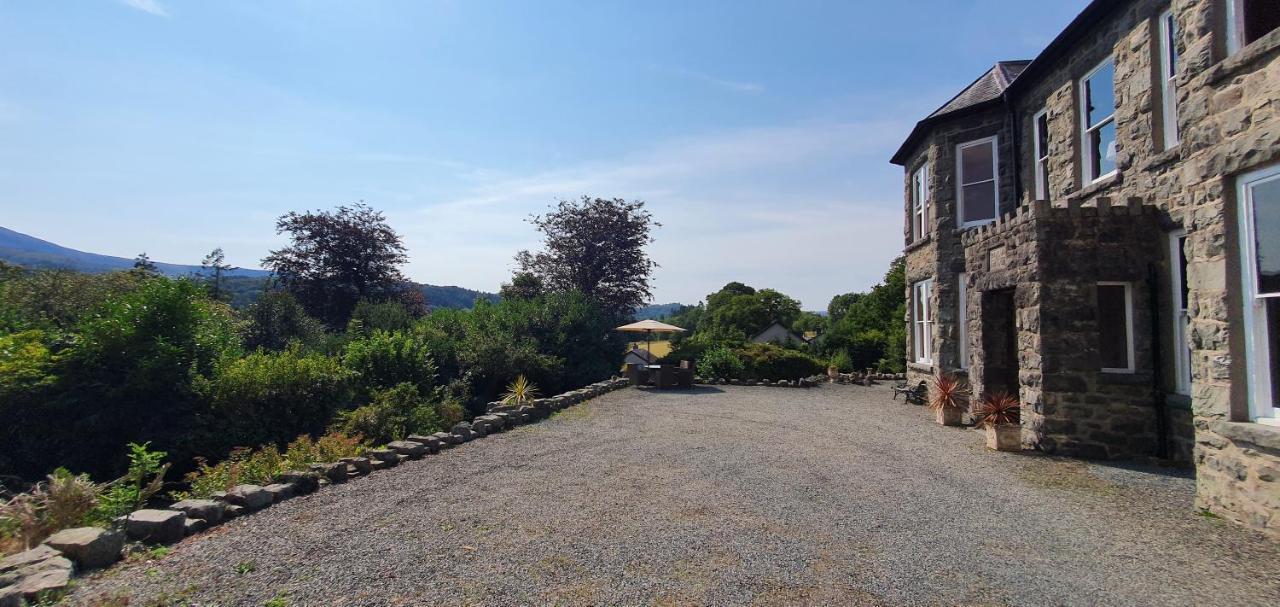 Large Mach Apartment At Pen Y Coed Hall 多尔盖罗 外观 照片