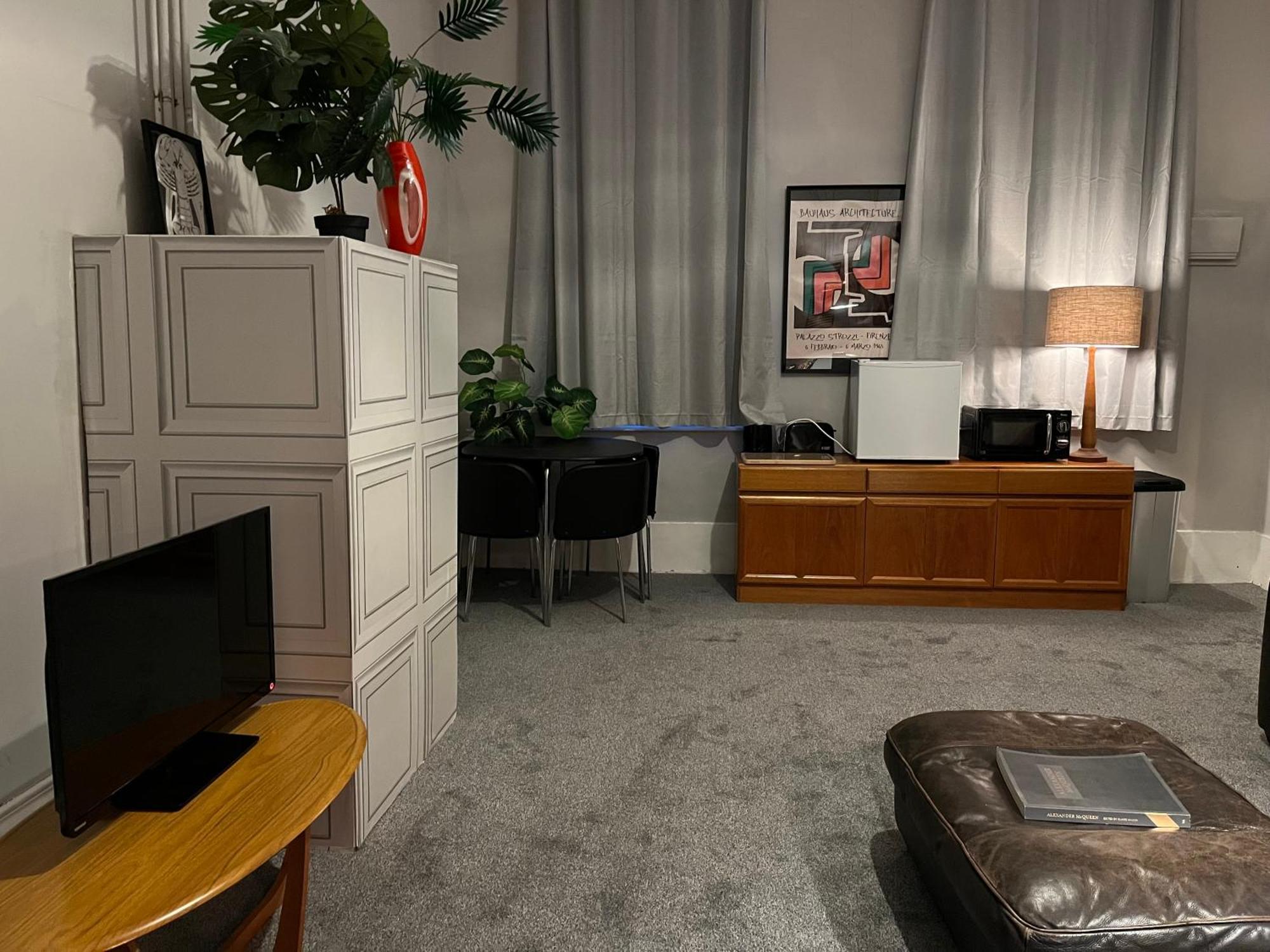 Large Mach Apartment At Pen Y Coed Hall 多尔盖罗 外观 照片